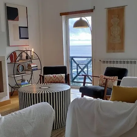 Moonlight Seaside Escape Apartment Sesimbra