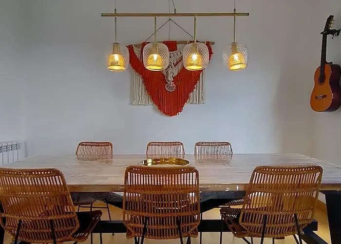 Moonlight Seaside Escape Апартаменты