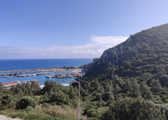 Апартаменты Moonlight Seaside Escape *